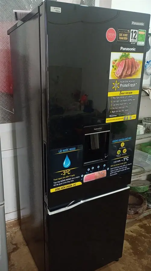 Khách hàng review Tủ lạnh Panasonic Inverter 290 lít NR-BV320WKVN 3
