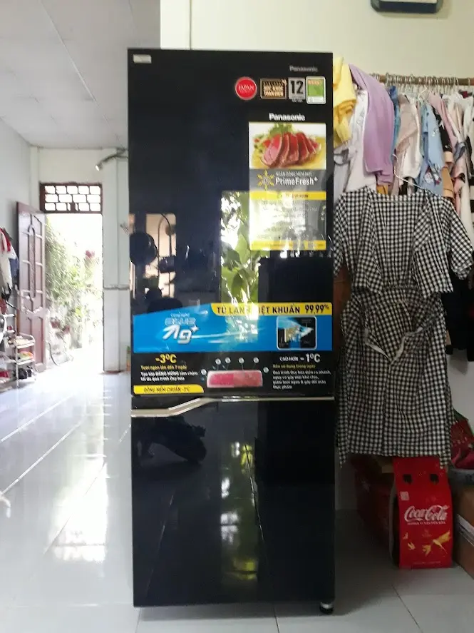 Khách hàng review Tủ lạnh Panasonic Inverter 290 lít NR-BV320GKVN 3