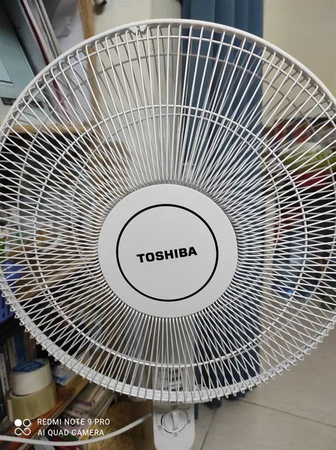 Khách hàng review Quạt đứng Toshiba 5 cánh F-LSA10(W)VN 50W 19
