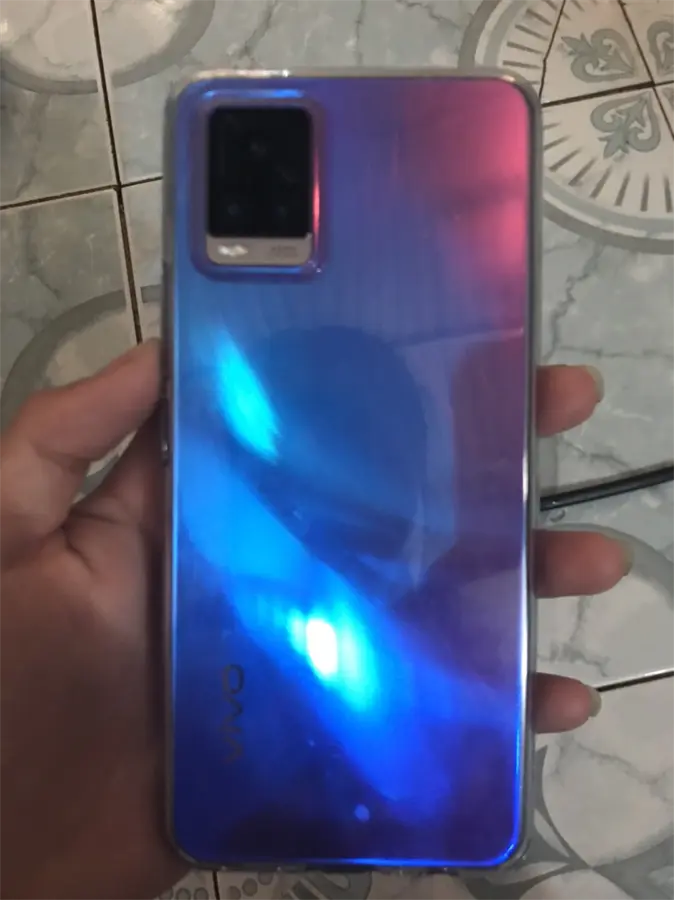 Khách hàng review Điện thoại Vivo V20 (2021) 1