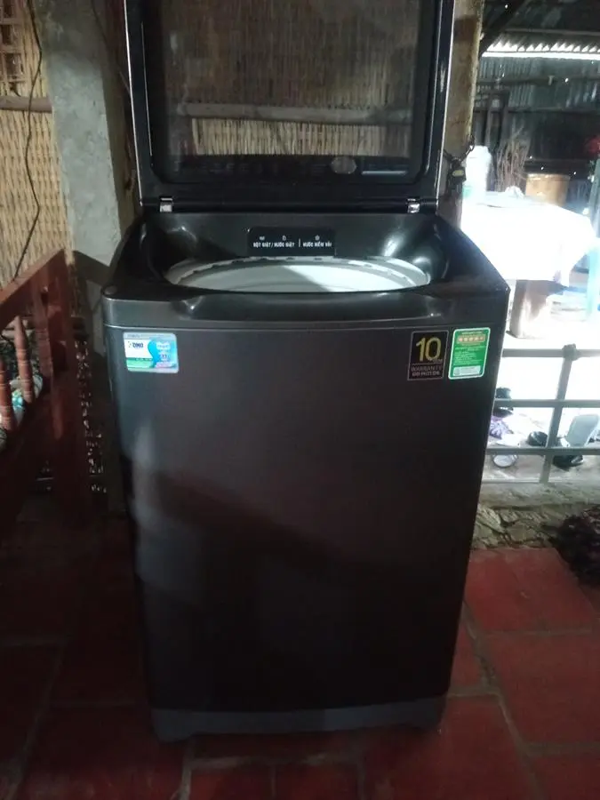 Khách hàng review Máy giặt Aqua Inverter 10.5 KG AQW-DR105FT BK 20