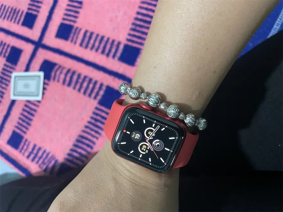Khách hàng review Đồng hồ thông minh Apple Watch S6 40mm viền nhôm dây silicone 1