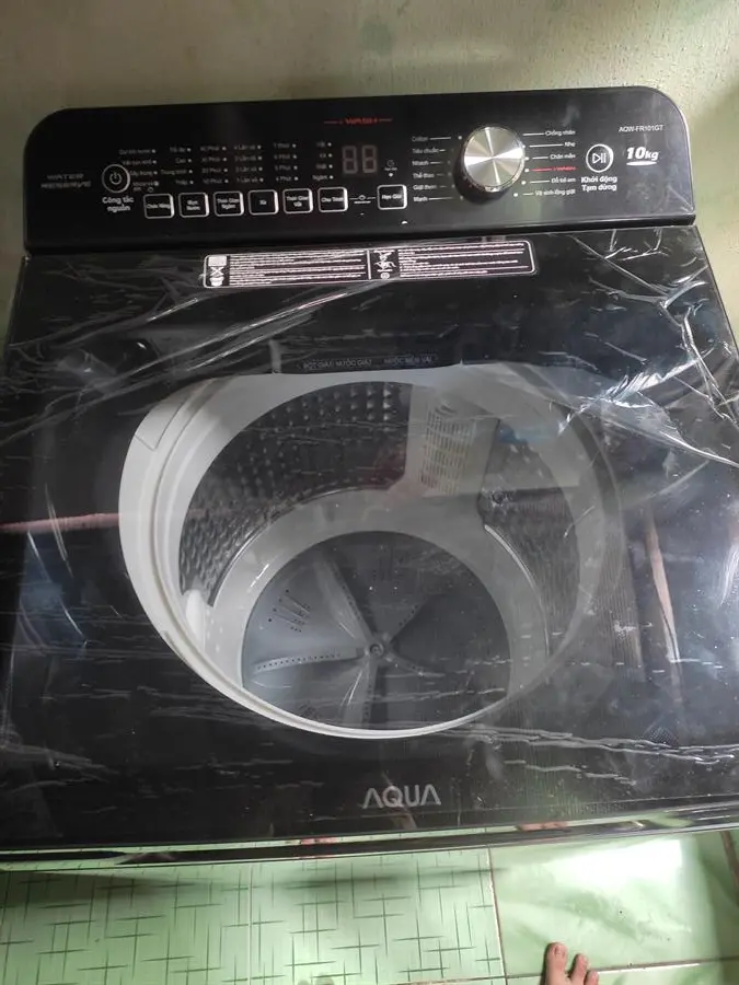 hách hàng review Máy giặt Aqua 10 Kg AQW-FR101GT BK 6
