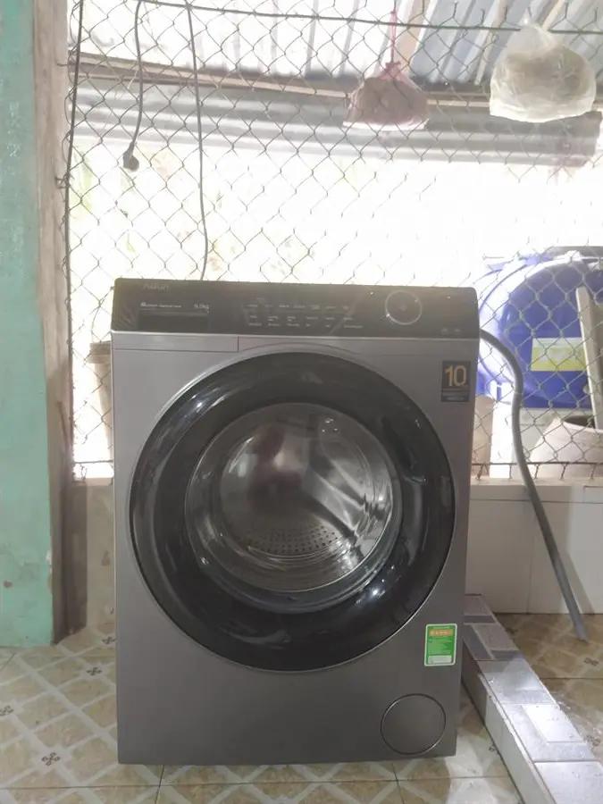 Khách hàng review Máy giặt Aqua Inverter 9.0 KG AQD-A900F S 14