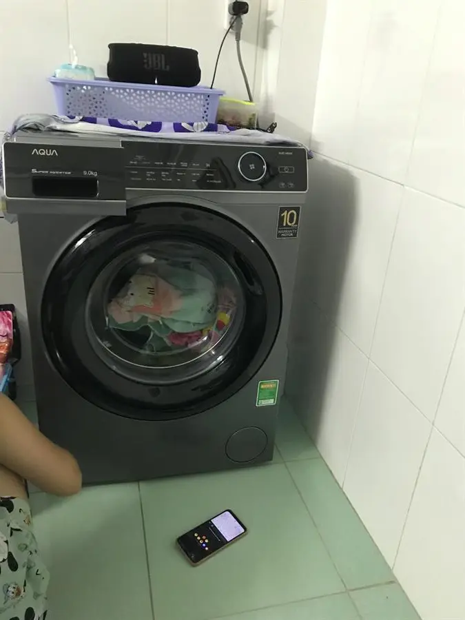 Khách hàng review Máy giặt Aqua Inverter 9.0 KG AQD-A900F S 11