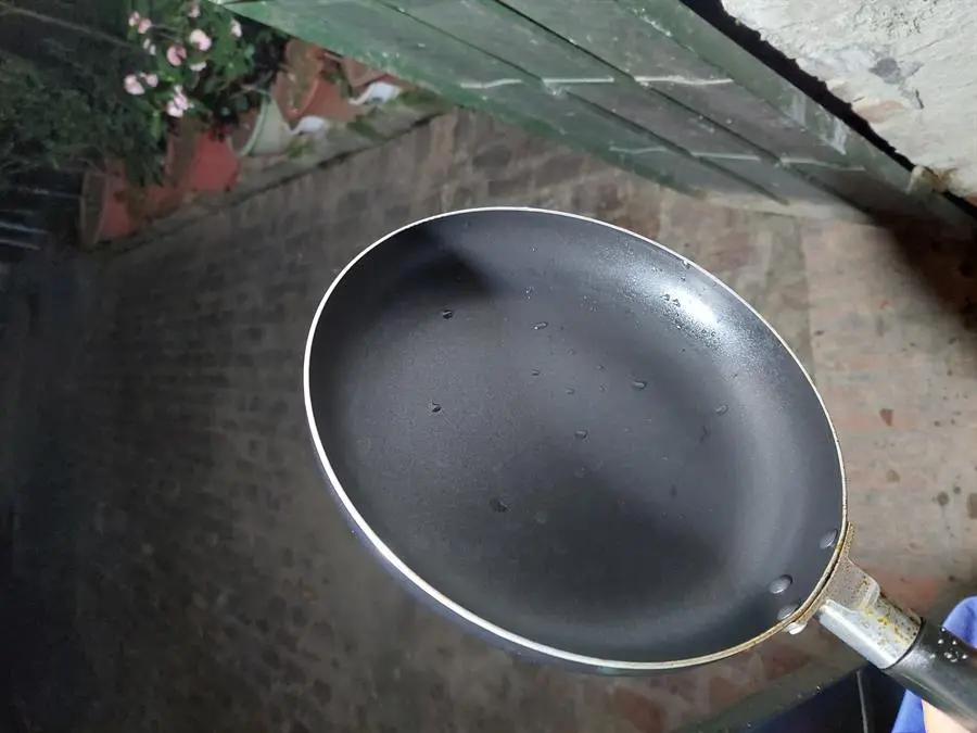 Khách hàng review Chảo nhôm chống dính 24 cm Sunhouse HappyTime 1
