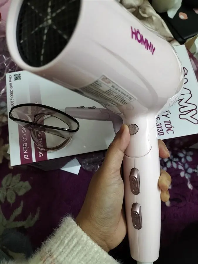 Khách hàng review Máy sấy tóc 2000 - 2200W Hommy KF-3130 2