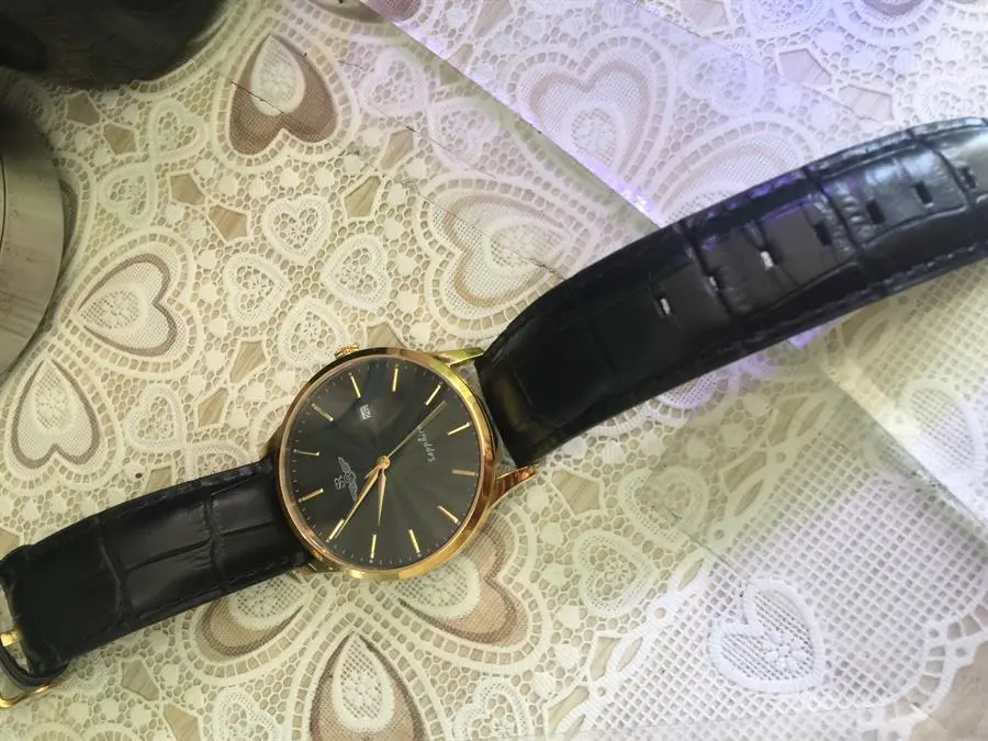Khách hàng review Đồng hồ Nam SR Watch SG1056.4601TE 1