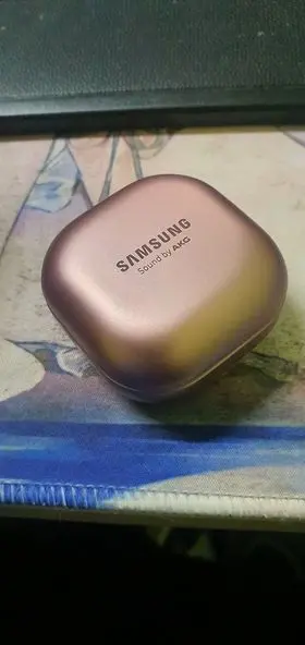 Khách hàng review Tai nghe Bluetooth True Wireless Samsung Galaxy Buds Live R180 Gold 5