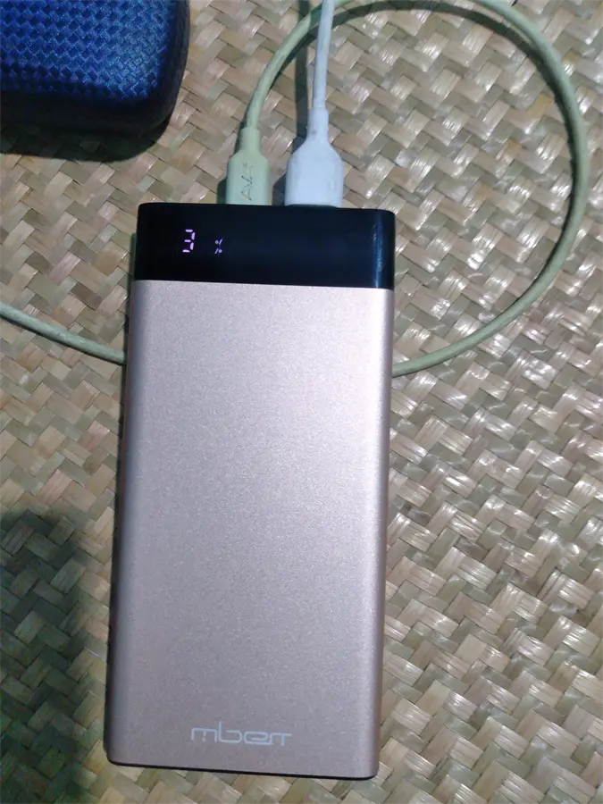Khách hàng review Pin sạc dự phòng Polymer 10.000 mAh Type C PD QC3.0 18W Mbest DS506-WB 9