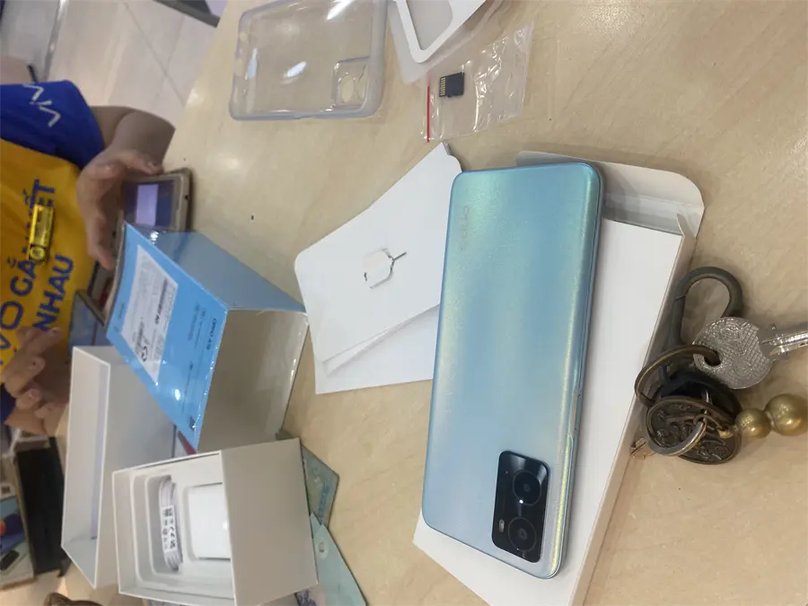 Khách hàng review Điện thoại OPPO A76 17