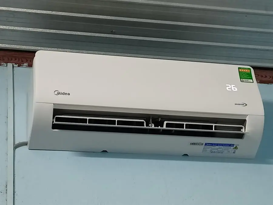 Khách hàng review Máy lạnh Midea Inverter 1 HP MSAG-10CRDN8 15