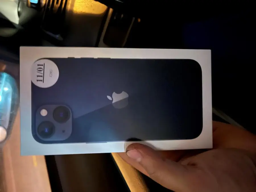 Khách hàng review Điện thoại iPhone 13 128GB 57