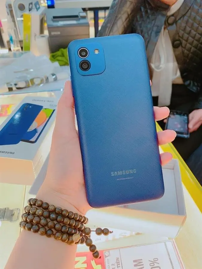 Khách hàng review Điện thoại Samsung Galaxy A03 4GB 10