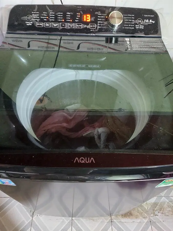 Khách hàng review Máy giặt Aqua 10.5 KG AQW-FR105GT BK 6