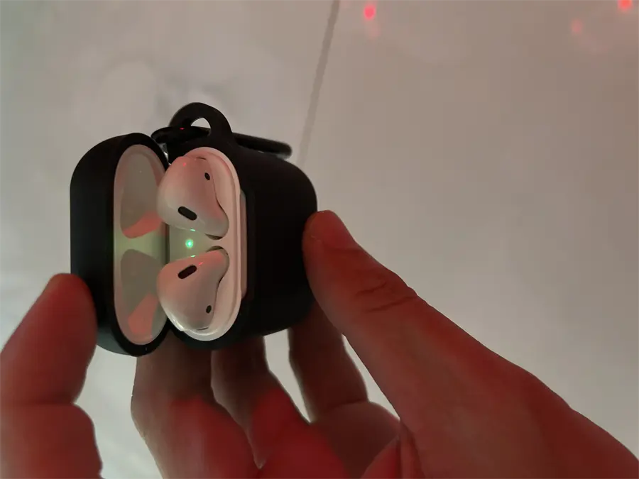 Khách hàng review Tai nghe Bluetooth AirPods 2 Lightning Charge Apple MV7N2 41