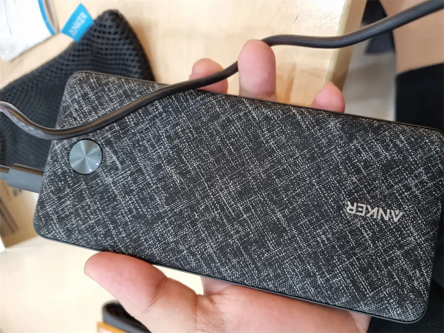 Khách hàng review Pin sạc dự phòng 20000mAh PD 20W Anker PowerCore Essential A1287 2