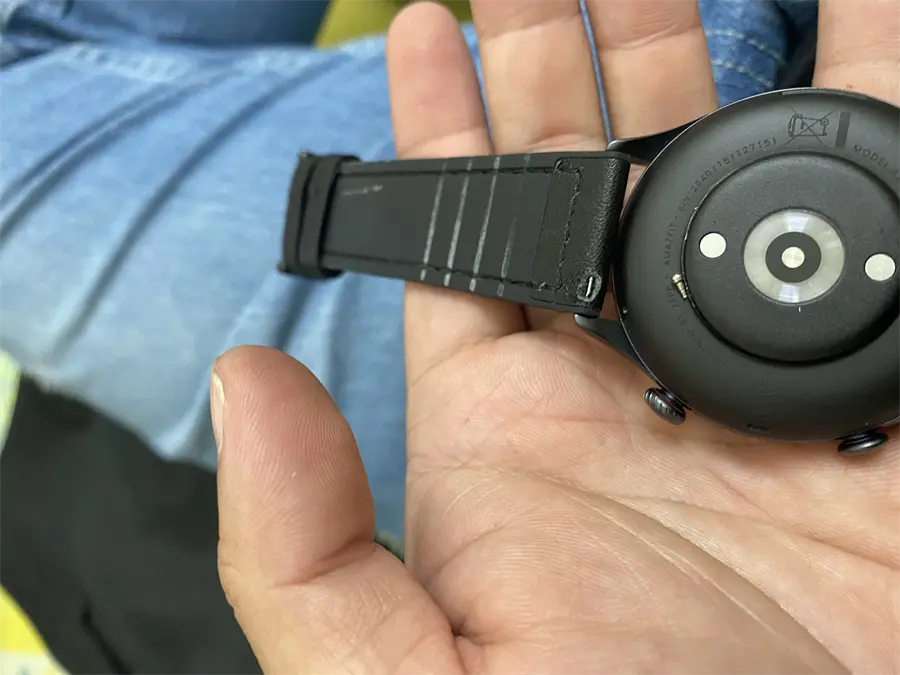 Khách hàng review Dây da đồng hồ 22mm M06-01-22 Đen 1