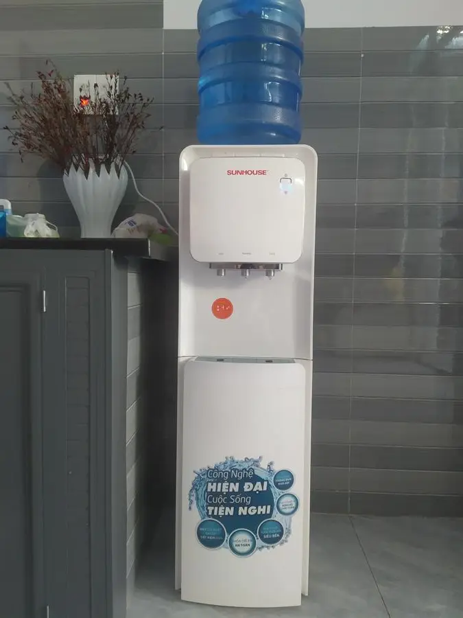 Khách hàng review Cây nước nóng lạnh Sunhouse SHD9546 670W 4
