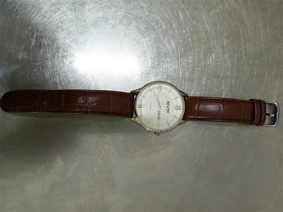 Khách hàng review Đồng hồ MVW 42 mm Nam ML057-02 4