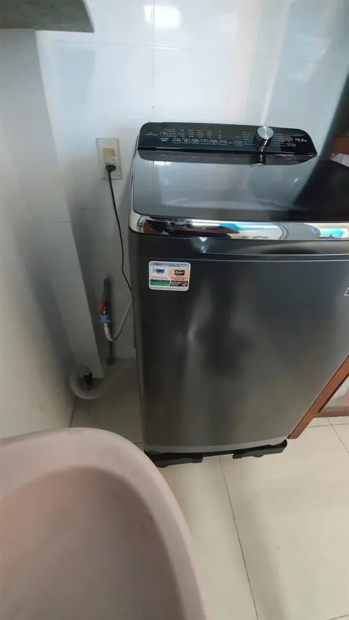 Khách hàng review Máy giặt Aqua Inverter 10.5 KG AQW-DR105FT BK 16