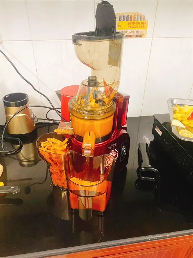 Khách hàng review Máy ép chậm Hommy ZZJ834L 5