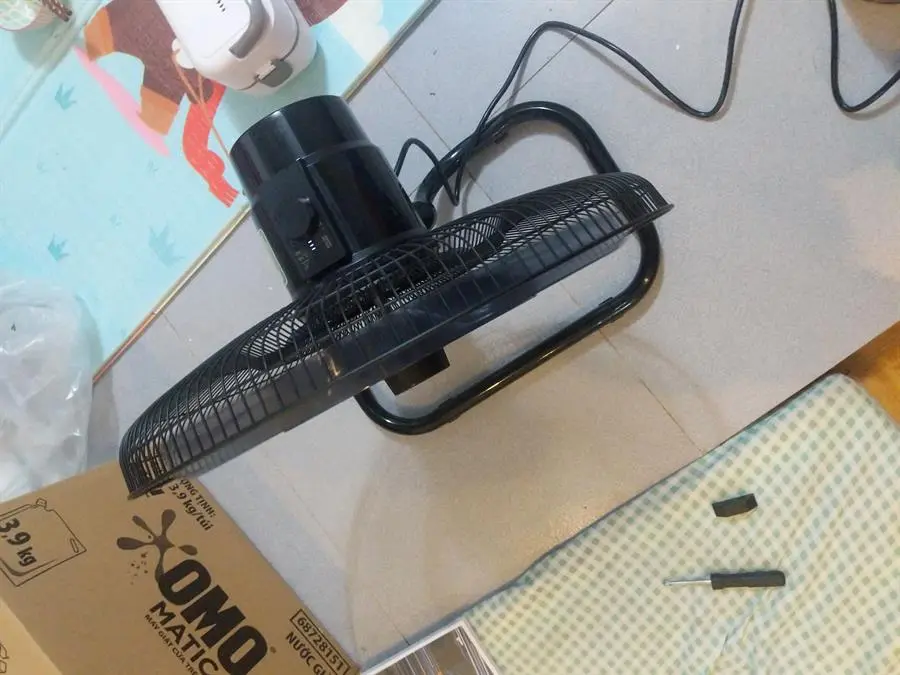 Khách hàng review Quạt sàn AC 18 cánh AIF01D1818 65W 1