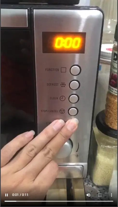 Khách hàng review Lò vi sóng có nướng Electrolux EMS2027GX 20 lít 1