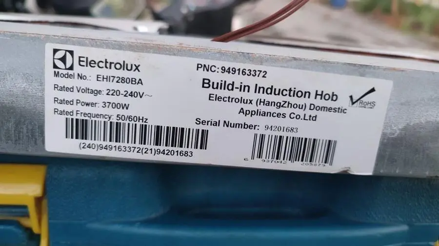 Khách hàng review Bếp từ đôi Electrolux EHI7280BA 1