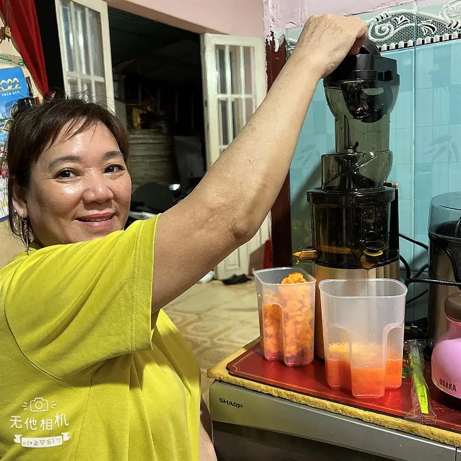 Khách hàng review Máy ép chậm Ferroli FSJ-200M 1