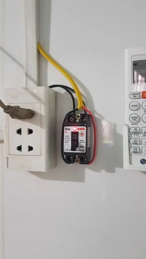 Khách hàng review Máy lạnh LG Inverter 1.5 HP V13ENH 4