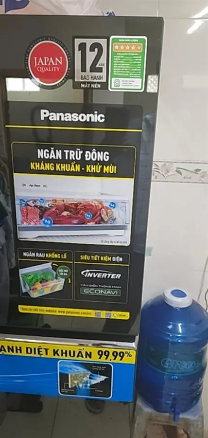 Khách hàng review Tủ lạnh Panasonic Inverter 306 lít NR-TV341VGMV 2