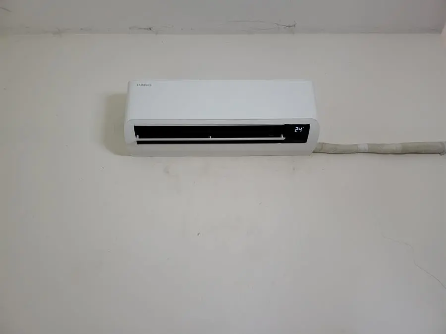 Khách hàng review Máy lạnh Samsung Inverter 1 HP AR10TYHYCWKNSV 23