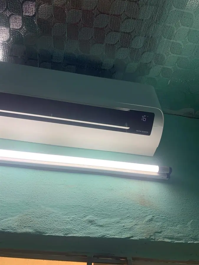 Khách hàng review Máy lạnh Samsung Inverter 1 HP AR10TYHYCWKNSV 22