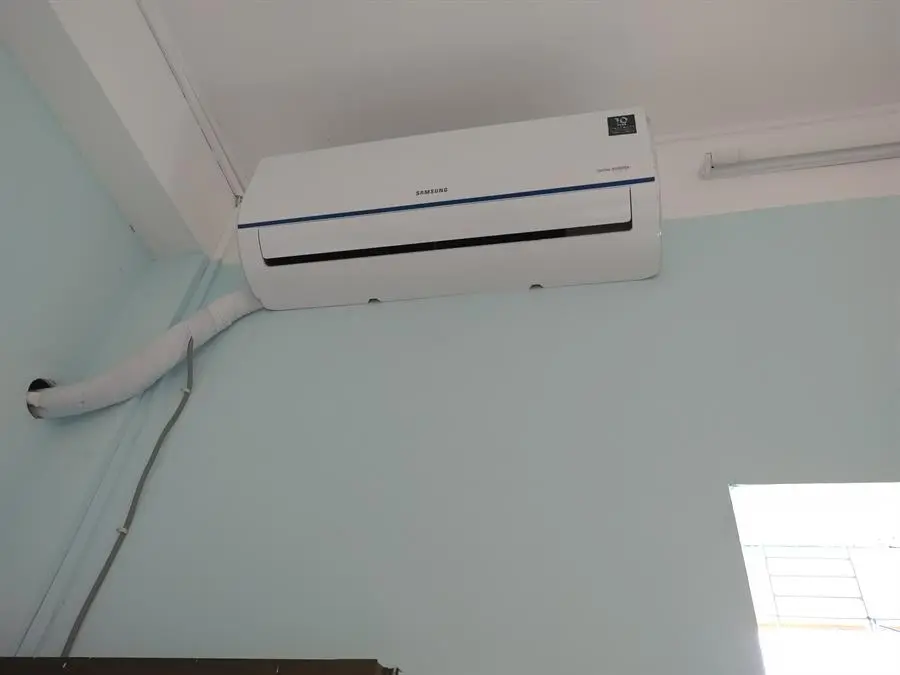 Khách hàng review Máy lạnh Samsung Inverter 1 HP AR09TYHQASINSV 90