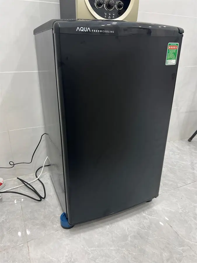 Khách hàng review Tủ lạnh Aqua 90 lít AQR-D99FA(BS) 61