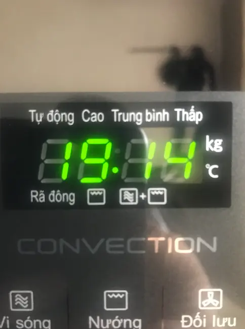 Khách hàng review Lò vi sóng có nướng Panasonic NN-CT36HBYUE 23 lít 1