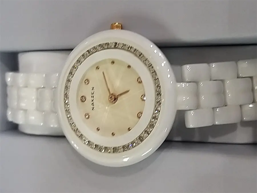 Khách hàng review Đồng hồ NAKZEN Pha Lê Tuyết 32 mm Nữ SS1011L-7N0 6