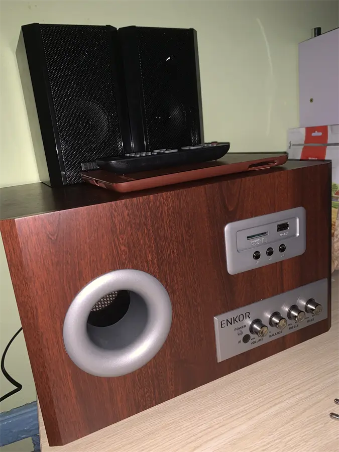 Khách hàng review Loa vi tính Bluetooth Enkor S2850 Nâu 39