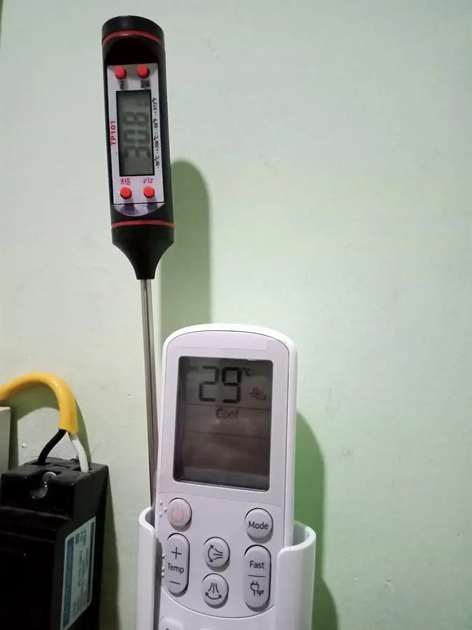 Khách hàng review Máy lạnh Samsung Inverter 1 HP AR10TYHYCWKNSV 18