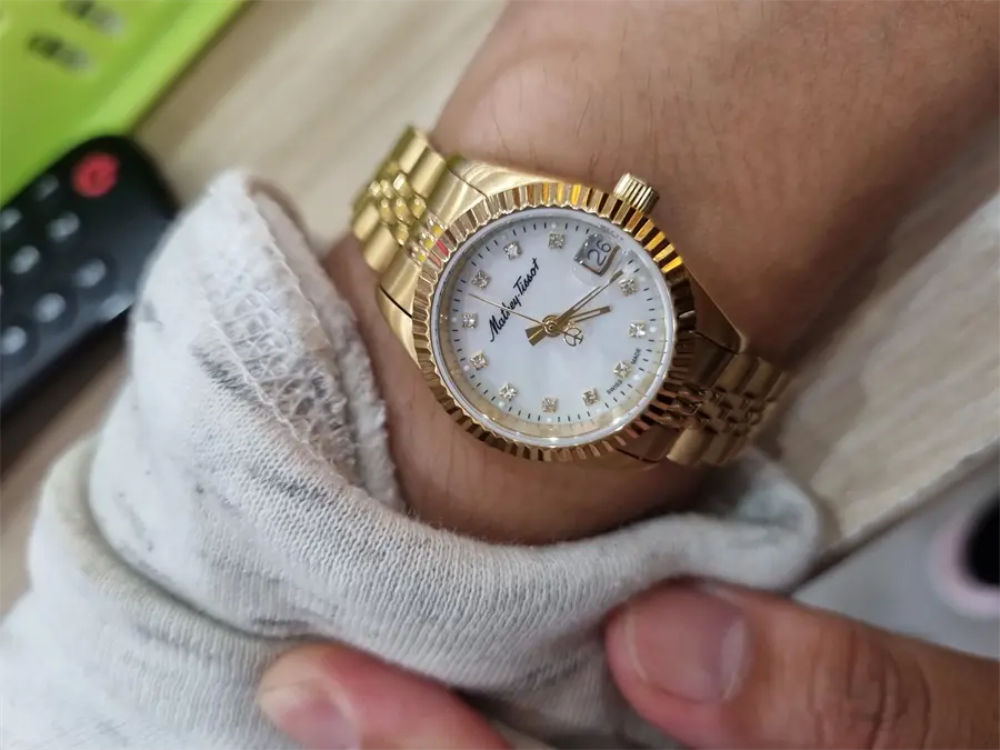 Khách hàng review Đồng hồ MATHEY TISSOT 26 mm Nữ D710PI 2