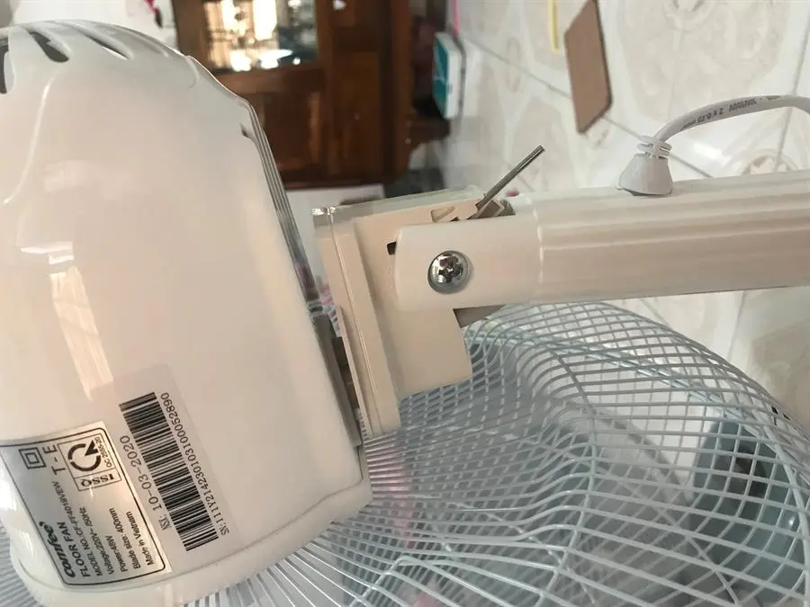Khách hàng review Quạt lửng Comfee 3 cánh CF-FF4019VEW 48W 18