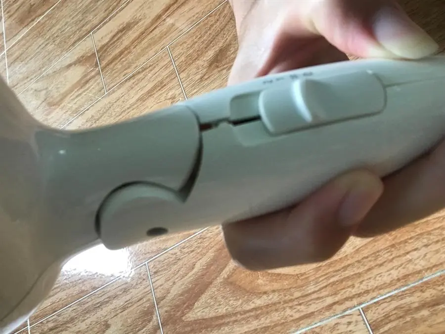 Khách hàng review Máy sấy tóc 1200W Delites MST02 21