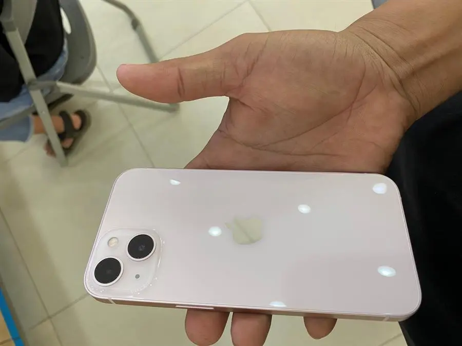 Khách hàng review Điện thoại iPhone 13 128GB 52