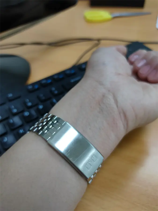 Khách hàng review Đồng hồ Q 6