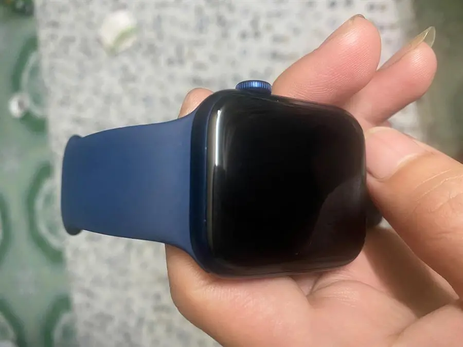 Khách hàng review Đồng hồ thông minh Apple Watch S6 44mm 4
