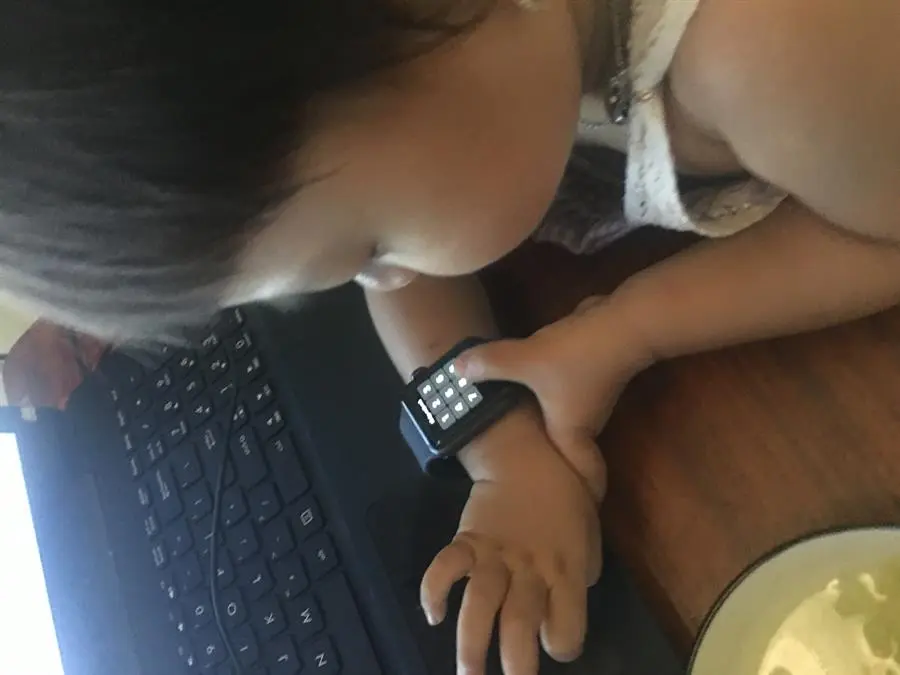 Khách hàng review Đồng hồ thông minh Apple Watch S3 GPS 38mm viền nhôm dây silicone 10