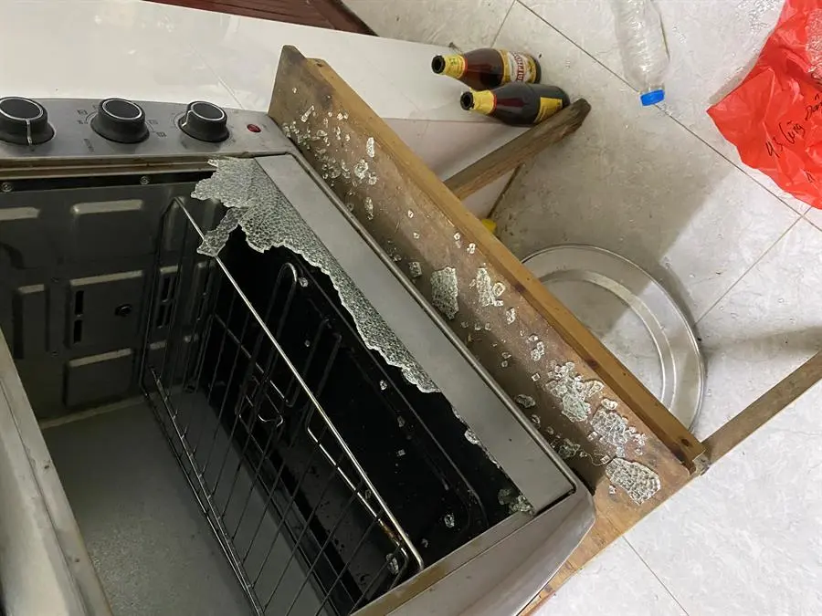 Khách hàng review Lò nướng Electrolux EOT38MXC 38 lít 5