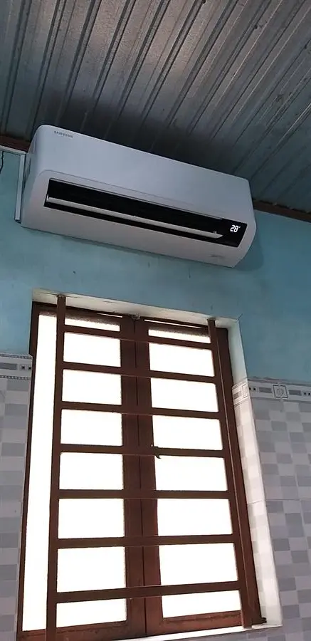 Khách hàng review Máy lạnh Samsung Inverter 1 HP AR10TYHYCWKNSV 17