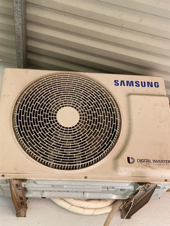 Khách hàng review Máy lạnh Samsung Inverter 1 HP AR10TYHYCWKNSV 13